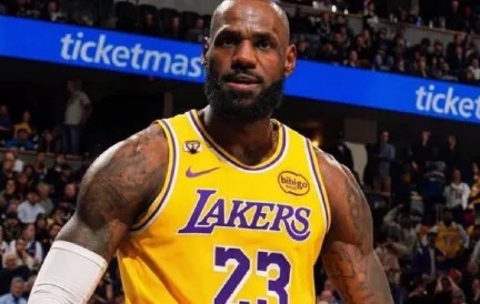 yl23455永利-湖媒：詹姆斯已从伤病名单中移除，明日对阵火箭可以出战